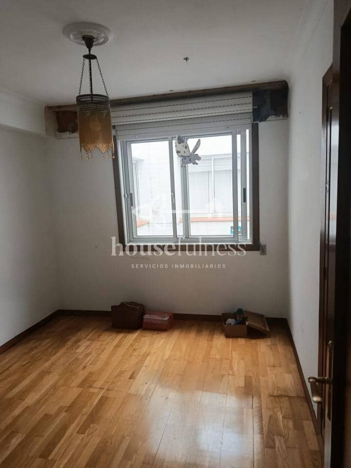 Piso de 5 habitaciones en Ferrol en venta con garaje - 200.000 € (Ref: 9794107)
