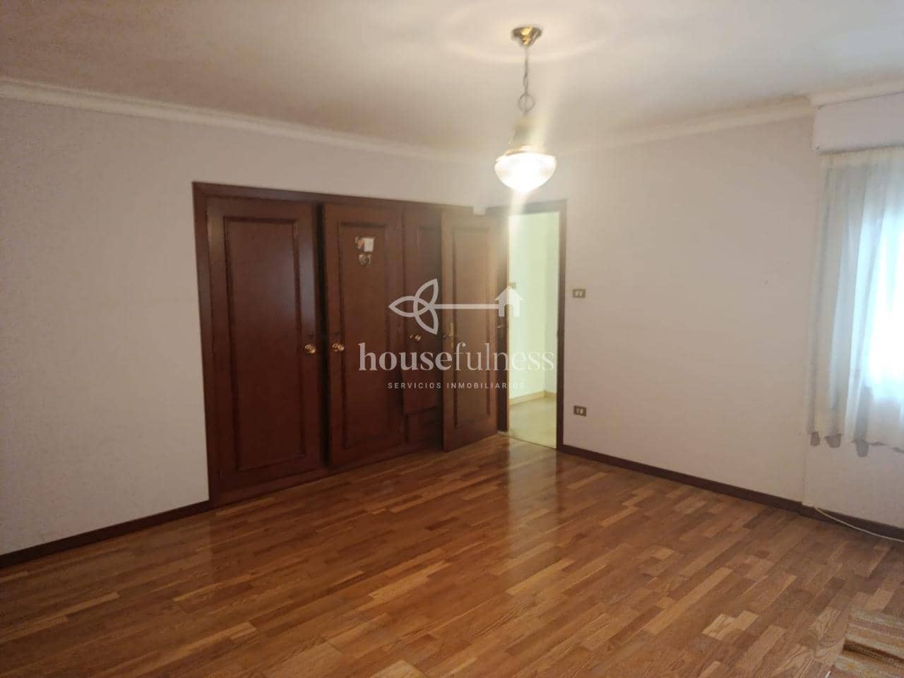 Piso de 5 habitaciones en Ferrol en venta con garaje - 200.000 € (Ref: 9794107)