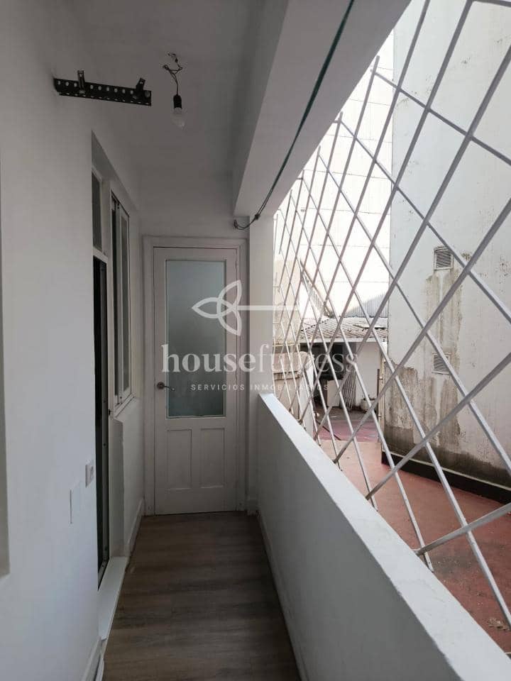 3 bedroom Flat for rent in Ferrol - € 800 (Ref: 9811292)