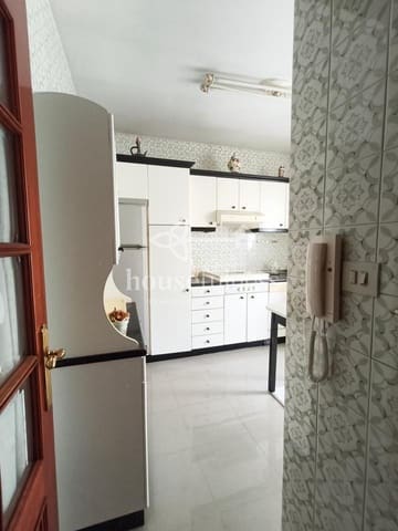 2 bedroom Flat for sale in Ferrol - € 70,000 (Ref: 9811293)