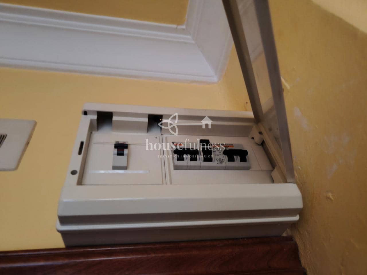 2 bedroom Flat for sale in Ferrol - € 70,000 (Ref: 9811293)