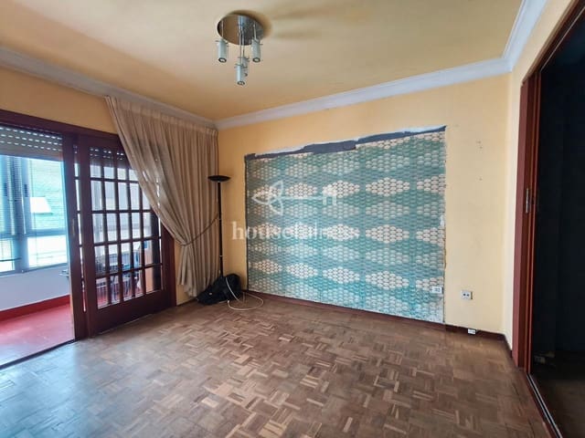 2 bedroom Flat for sale in Ferrol - € 70,000 (Ref: 9811293)