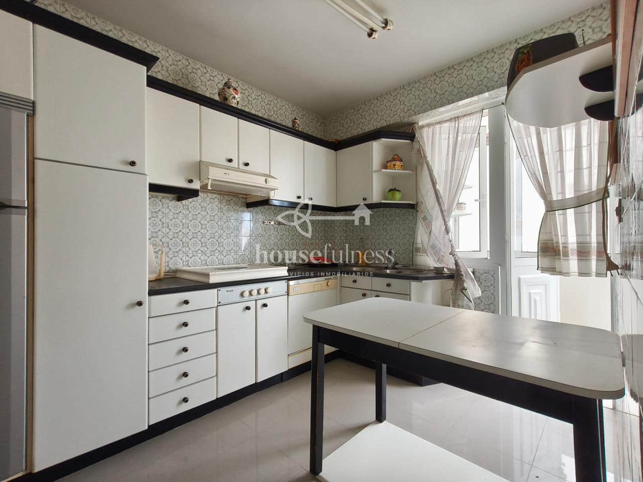2 bedroom Flat for sale in Ferrol - € 70,000 (Ref: 9811293)