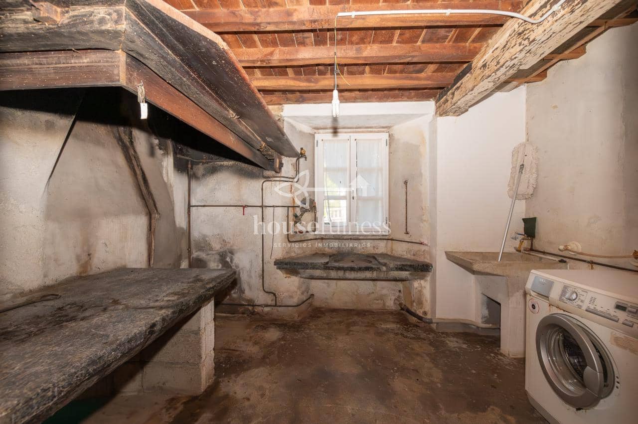 4 Zimmer Villa zu verkaufen in San Sadurnino mit Garage - 450.000 € (Ref: 9819949)