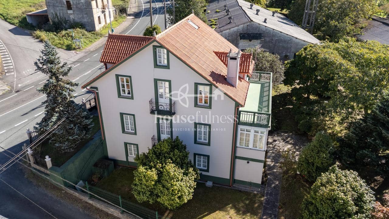 4 bedroom Villa for sale in San Sadurnino with garage - € 450,000 (Ref: 9819949)