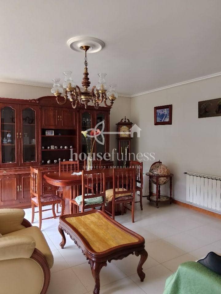 3 bedroom Flat for rent in Ferrol with pool garage - € 700 (Ref: 9830749)
