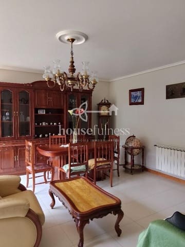 3 sypialnia Mieszkanie do wynajęcia w Ferrol z basenem garażem - 700 € (Ref: 9830749)