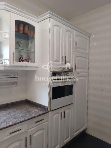 3 sypialnia Mieszkanie do wynajęcia w Ferrol z basenem garażem - 700 € (Ref: 9830749)