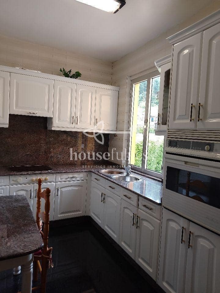 3 bedroom Flat for rent in Ferrol with pool garage - € 700 (Ref: 9830749)