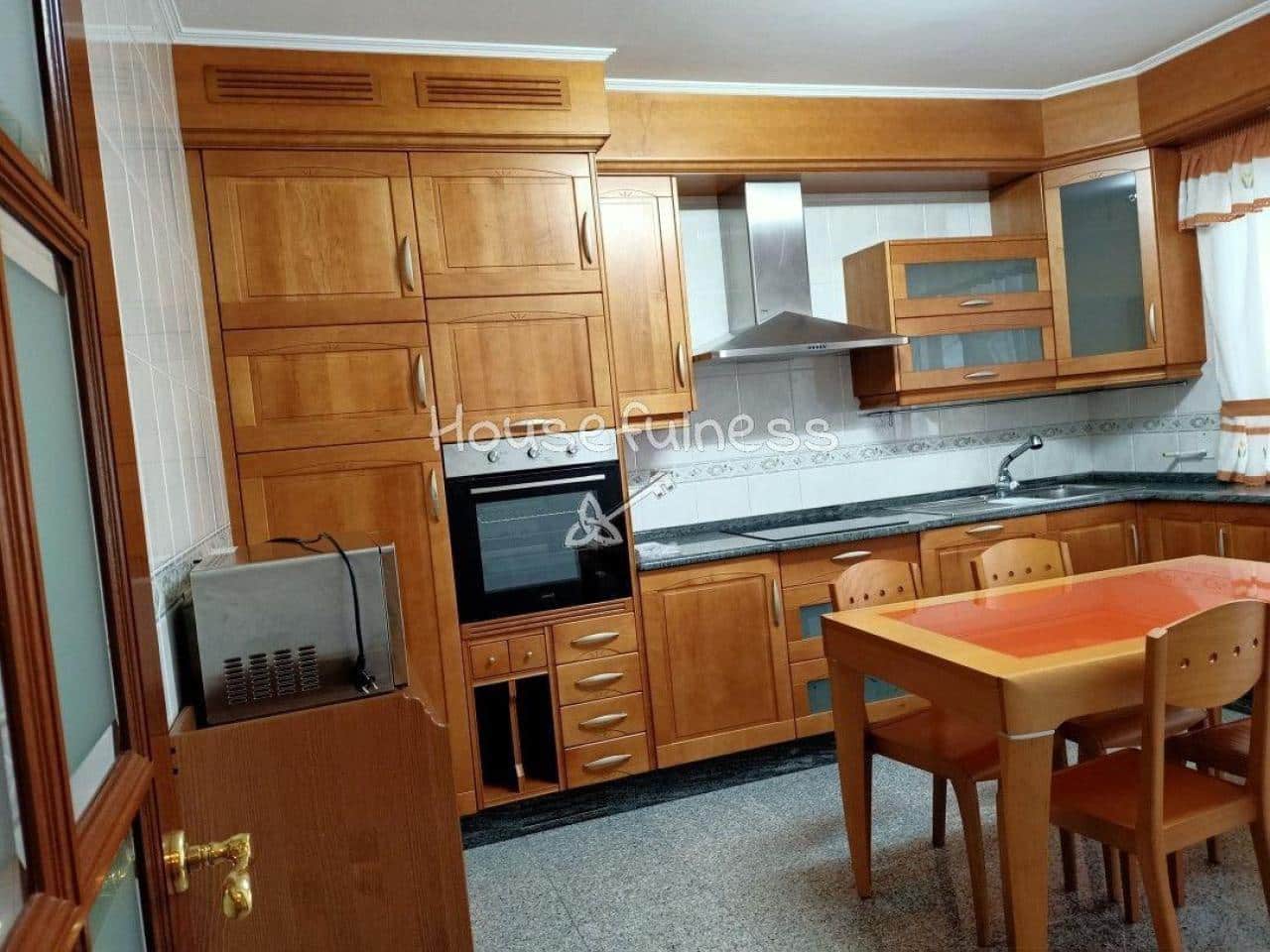 3 bedroom Flat for rent in Naron - € 600 (Ref: 9833329)