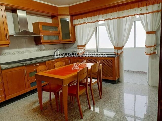 3 bedroom Flat for rent in Narón - € 600 (Ref: 9833329)