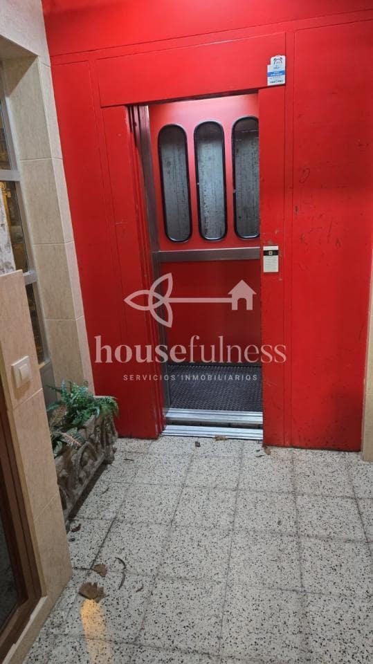 3 bedroom Flat for sale in Ferrol - € 95,000 (Ref: 9838938)