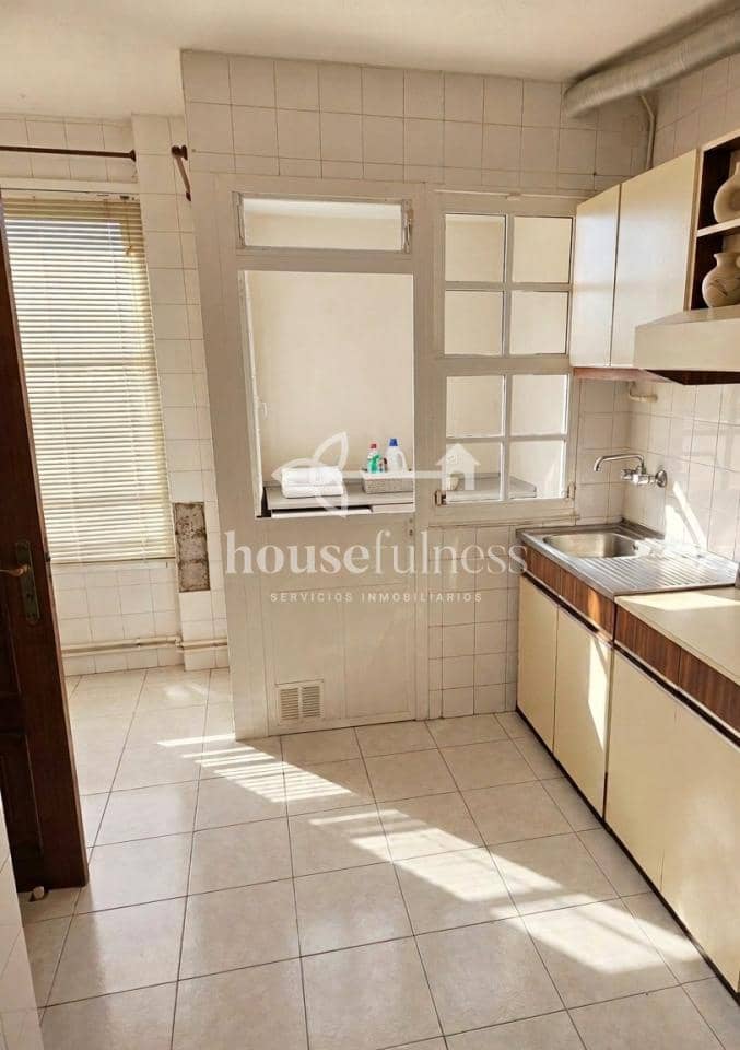 3 bedroom Flat for sale in Ferrol - € 95,000 (Ref: 9838938)