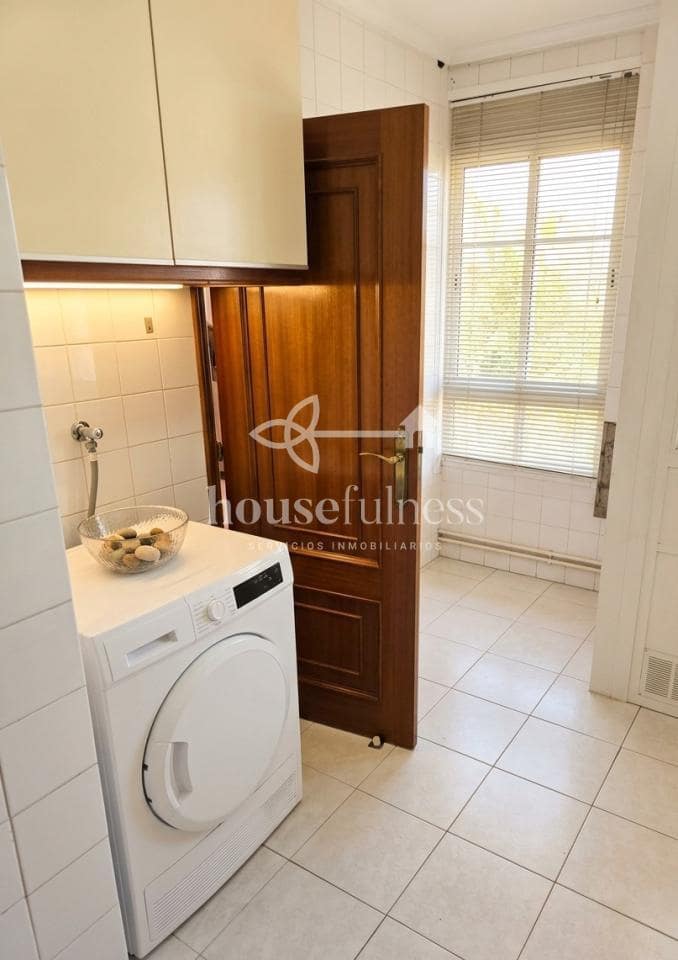 3 bedroom Flat for sale in Ferrol - € 95,000 (Ref: 9838938)