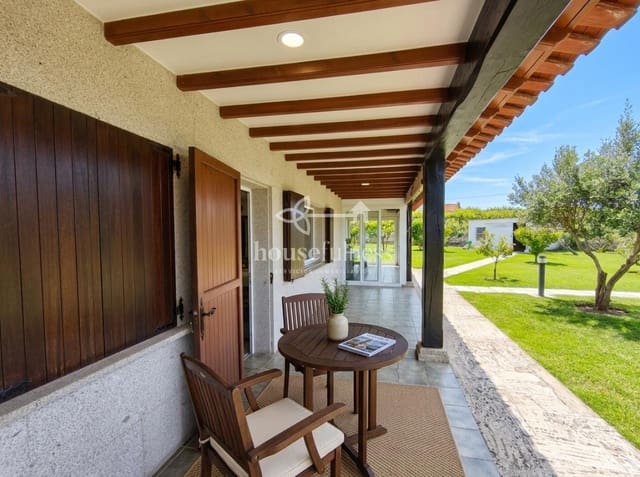 Casa de 2 habitaciones en Ribadumia en venta con piscina garaje - 300.000 € (Ref: 9845059)