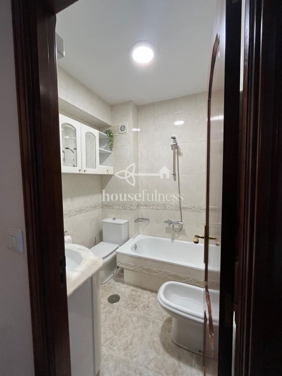 2 Zimmer Wohnung zu vermieten in Naron mit Garage - 600 € (Ref: 9891779)