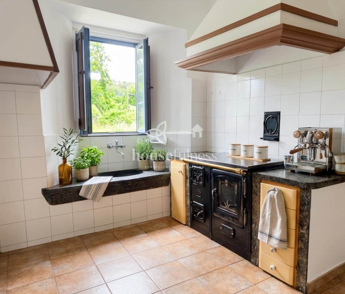 3 bedroom Townhouse for sale in Moeche with garage - € 69,000 (Ref: 9896186)