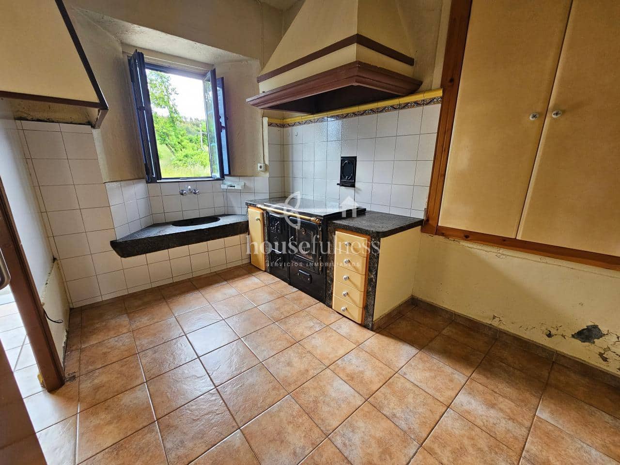 3 bedroom Townhouse for sale in Moeche with garage - € 69,000 (Ref: 9896186)