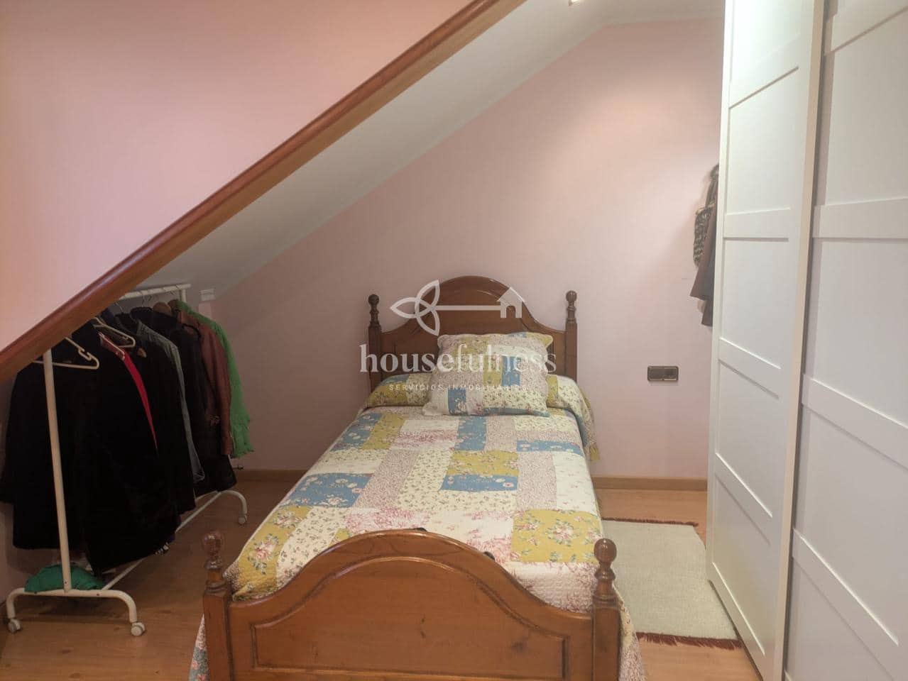 Chalet de 6 habitaciones en Narón en venta con garaje - 465.000 € (Ref: 9898942)
