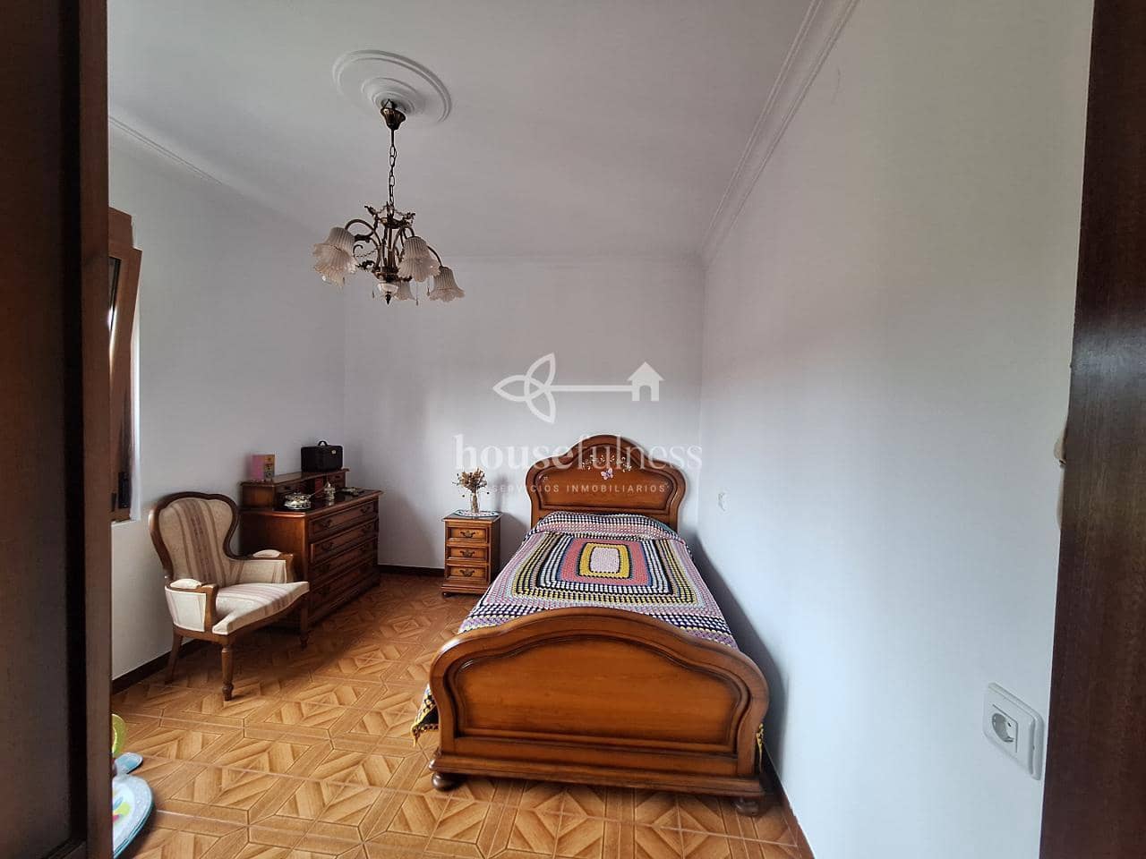 Chalet de 6 habitaciones en Narón en venta con garaje - 465.000 € (Ref: 9898942)