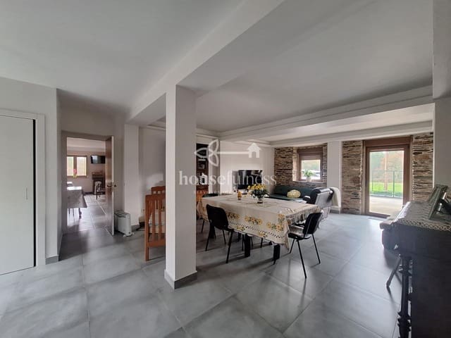 Chalet de 6 habitaciones en Narón en venta con garaje - 465.000 € (Ref: 9898942)