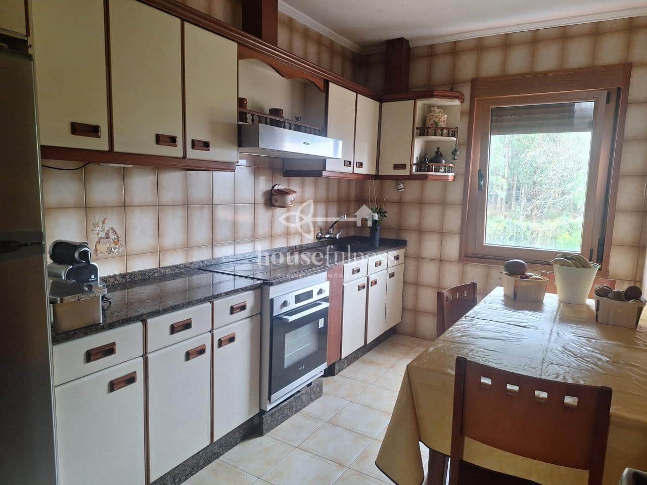 Chalet de 6 habitaciones en Narón en venta con garaje - 465.000 € (Ref: 9898942)