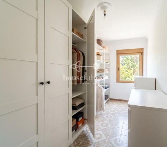 6 bedroom Villa for sale in Narón with garage - € 465,000 (Ref: 9898942)