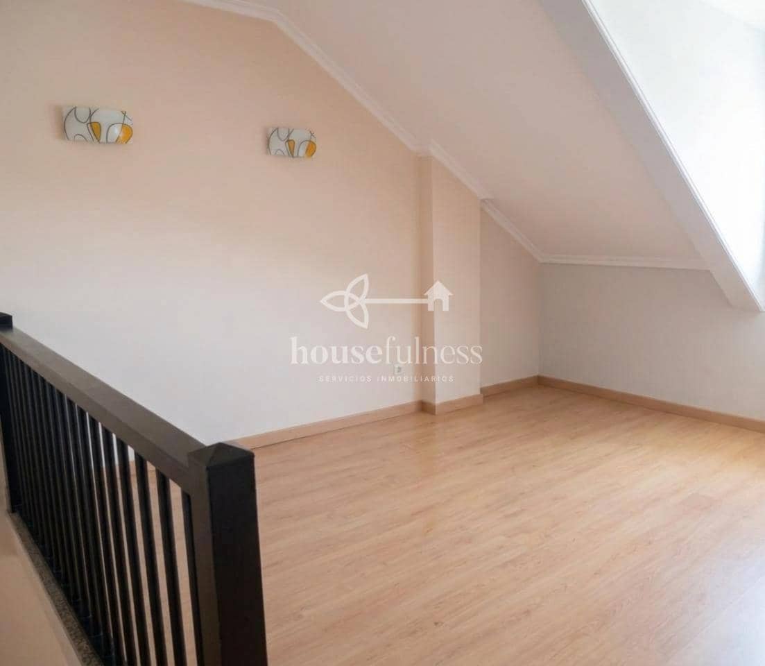 6 bedroom Villa for sale in Naron with garage - € 465,000 (Ref: 9898942)
