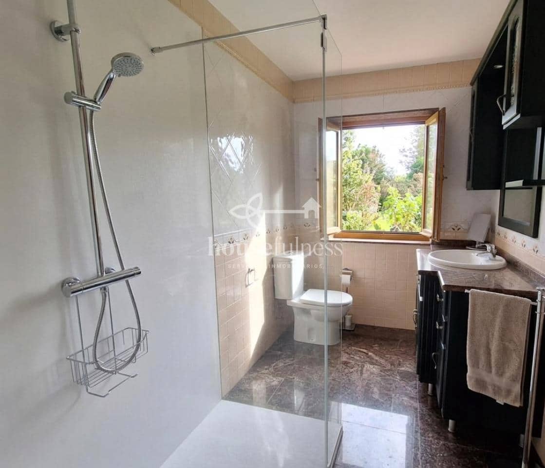 6 bedroom Villa for sale in Naron with garage - € 465,000 (Ref: 9898942)