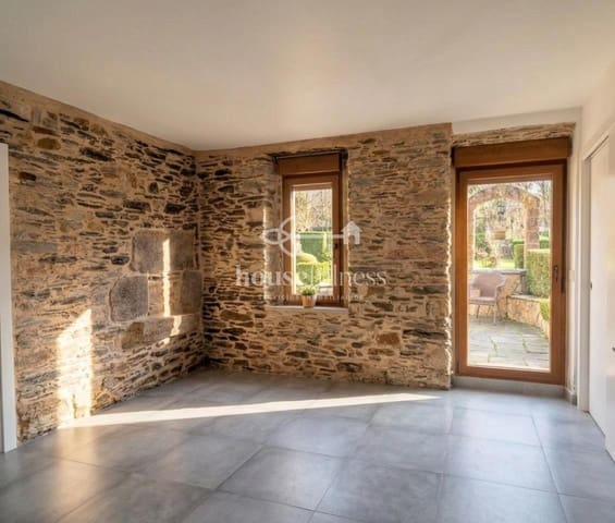 6 bedroom Villa for sale in Narón with garage - € 465,000 (Ref: 9898942)