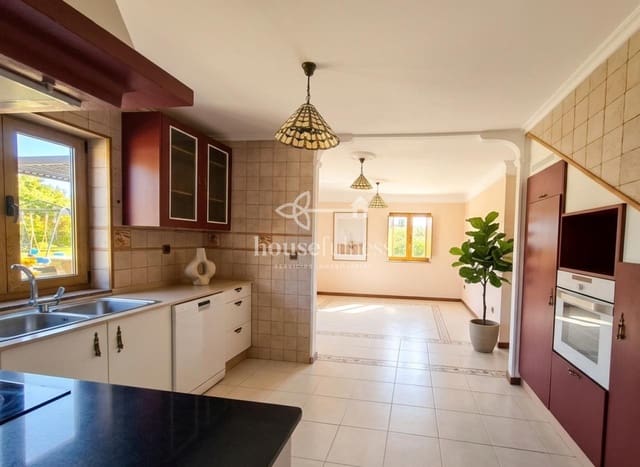 6 bedroom Villa for sale in Narón with garage - € 465,000 (Ref: 9898942)