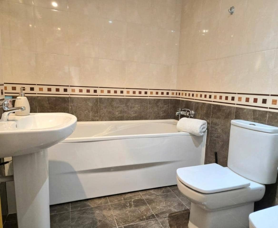Piso de 2 habitaciones en Ferrol en alquiler con garaje - 800 € (Ref: 9903804)