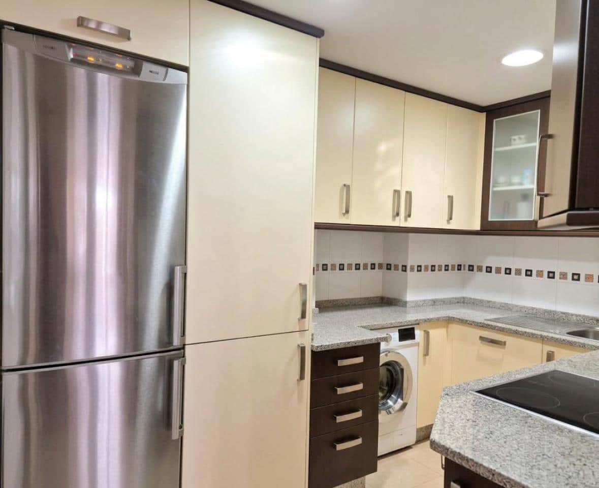Piso de 2 habitaciones en Ferrol en alquiler con garaje - 800 € (Ref: 9903804)