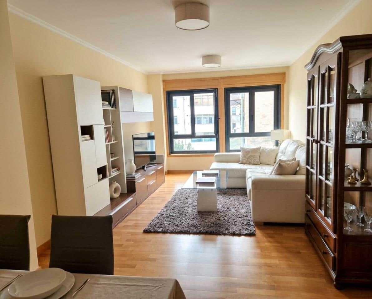 Piso de 2 habitaciones en Ferrol en alquiler con garaje - 800 € (Ref: 9903804)