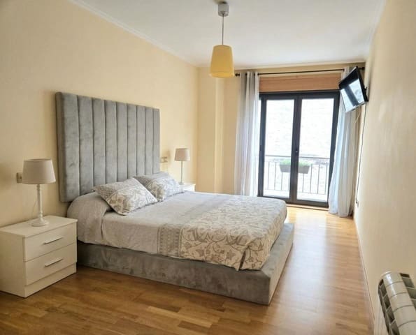 Piso de 2 habitaciones en Ferrol en alquiler con garaje - 800 € (Ref: 9903804)