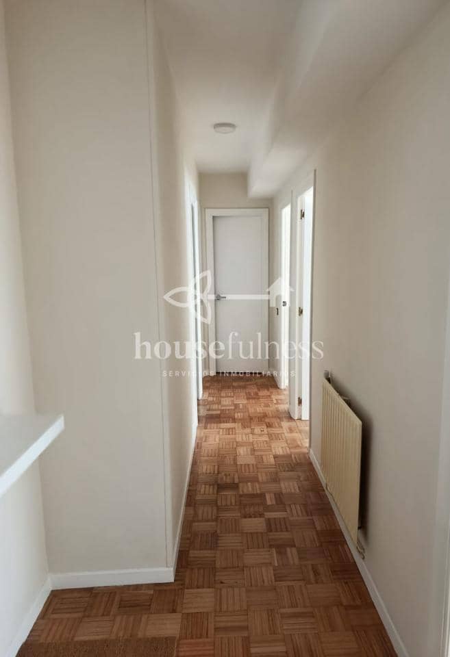 3 bedroom Flat for sale in Ferrol with garage - € 140,000 (Ref: 9903805)