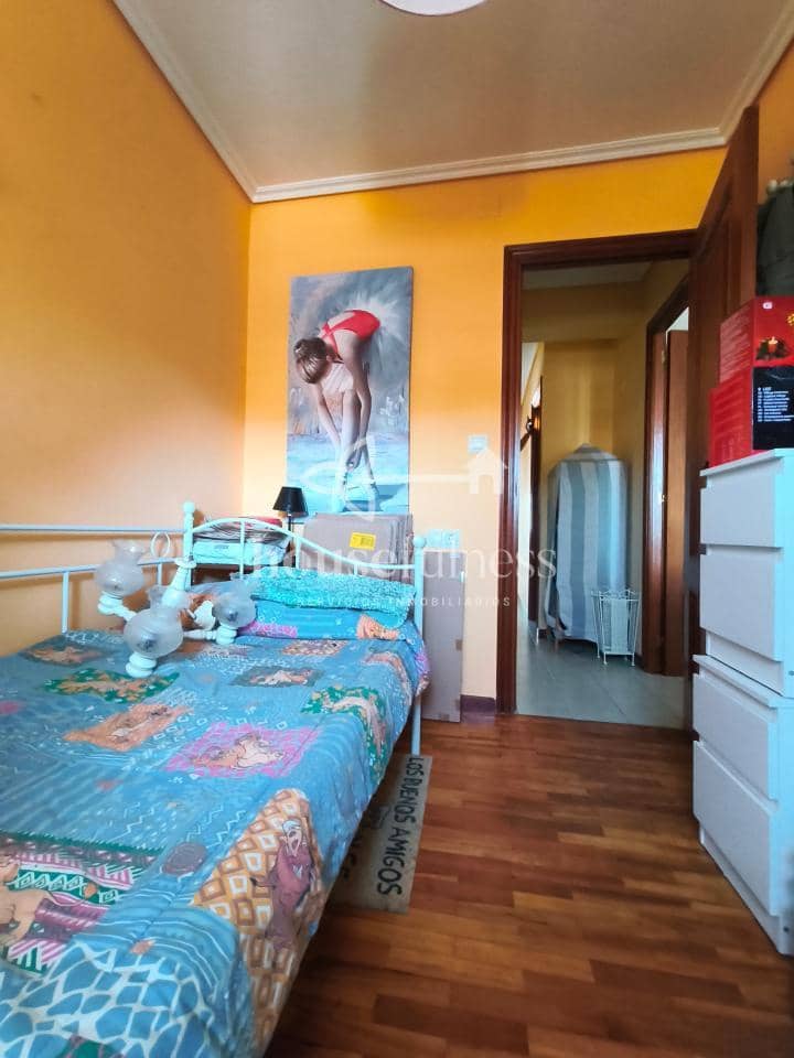 2 sovrum Lägenhet till salu i Ferrol - 95 000 € (Ref: 9907126)