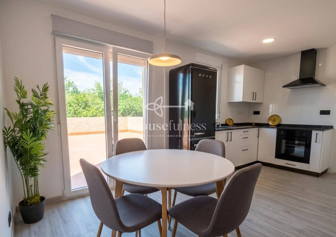 2 bedroom Flat for rent in Ferrol - € 2,400 (Ref: 9915290)