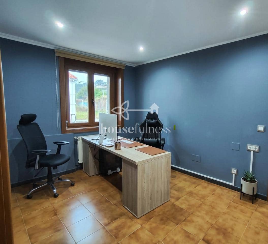 5 bedroom Townhouse for sale in Neda with garage - € 315,000 (Ref: 9921733)