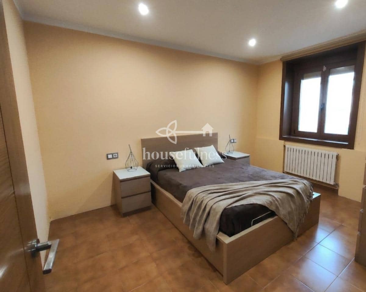 5 bedroom Townhouse for sale in Neda with garage - € 315,000 (Ref: 9921733)