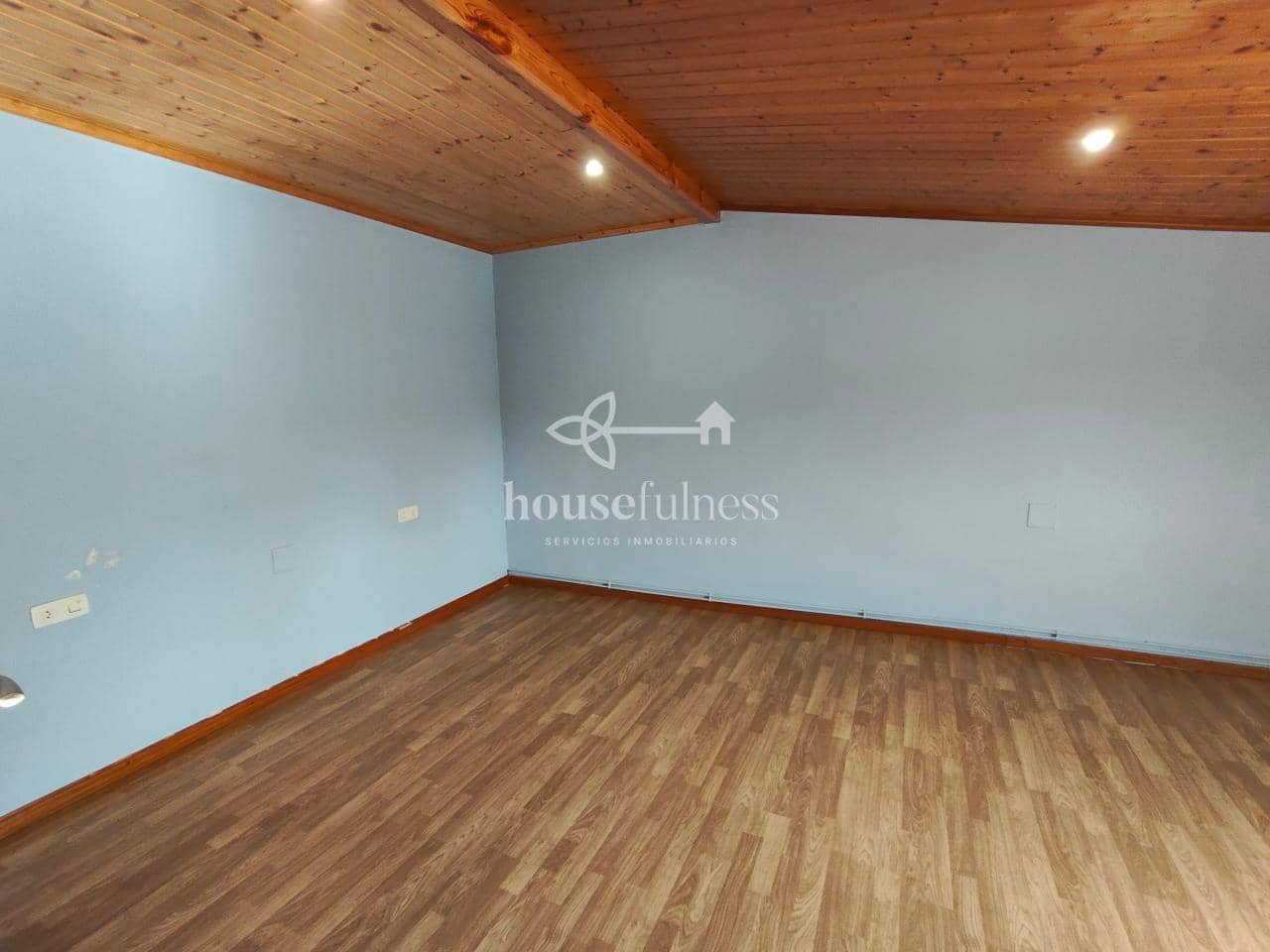 5 bedroom Townhouse for sale in Neda with garage - € 315,000 (Ref: 9921733)