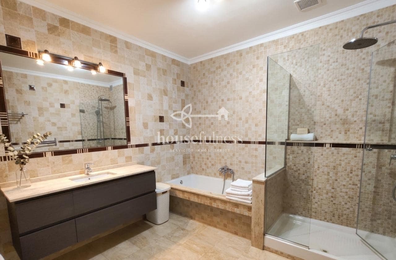 5 bedroom Townhouse for sale in Neda with garage - € 315,000 (Ref: 9921733)