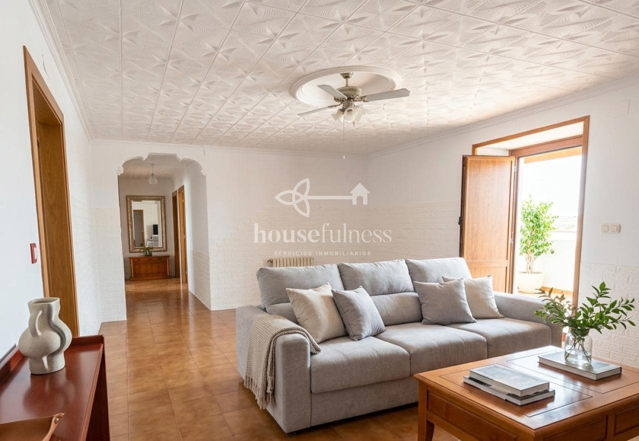 5 bedroom Townhouse for sale in Neda with garage - € 315,000 (Ref: 9921733)