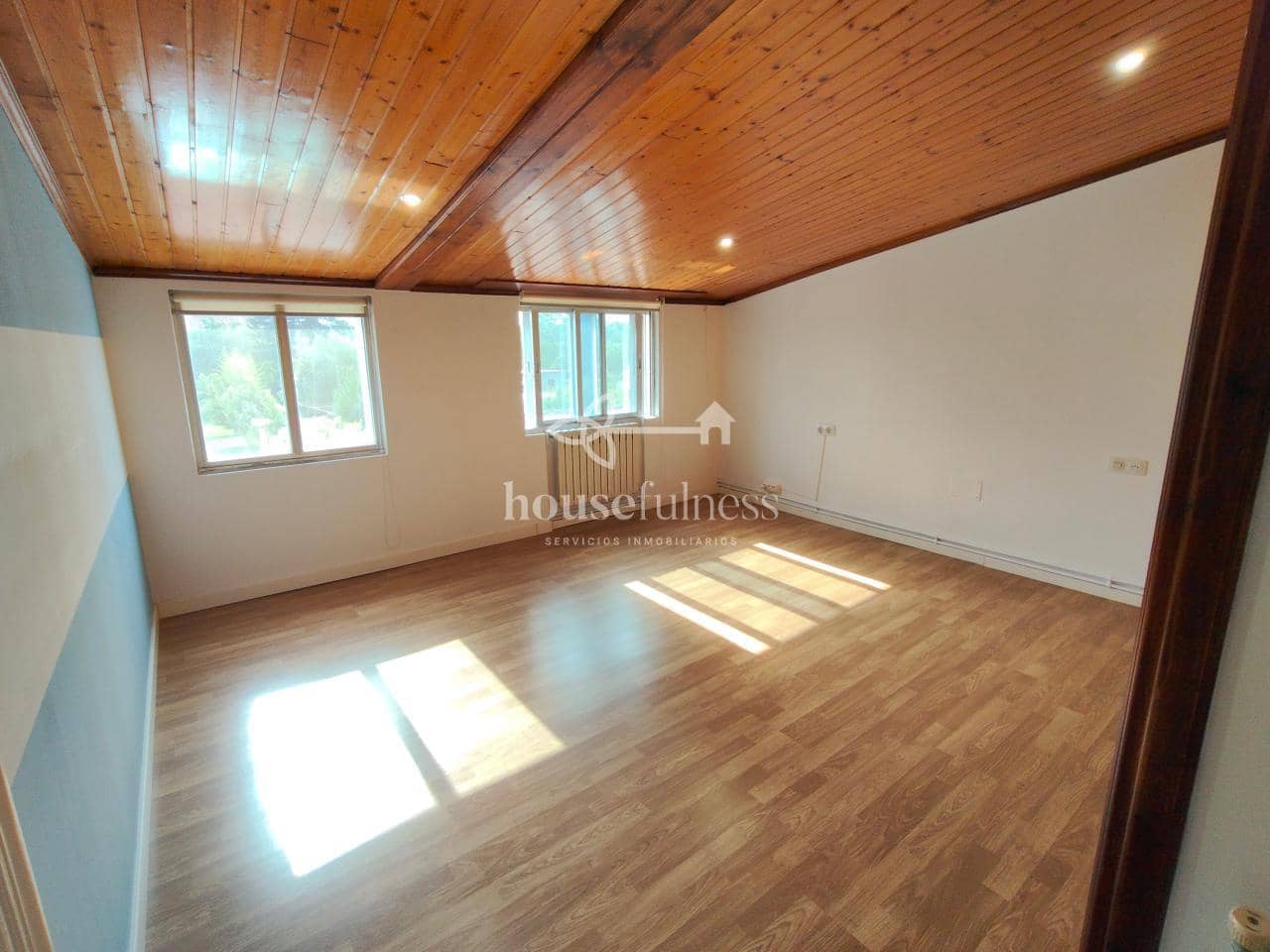 5 bedroom Townhouse for sale in Neda with garage - € 315,000 (Ref: 9921733)