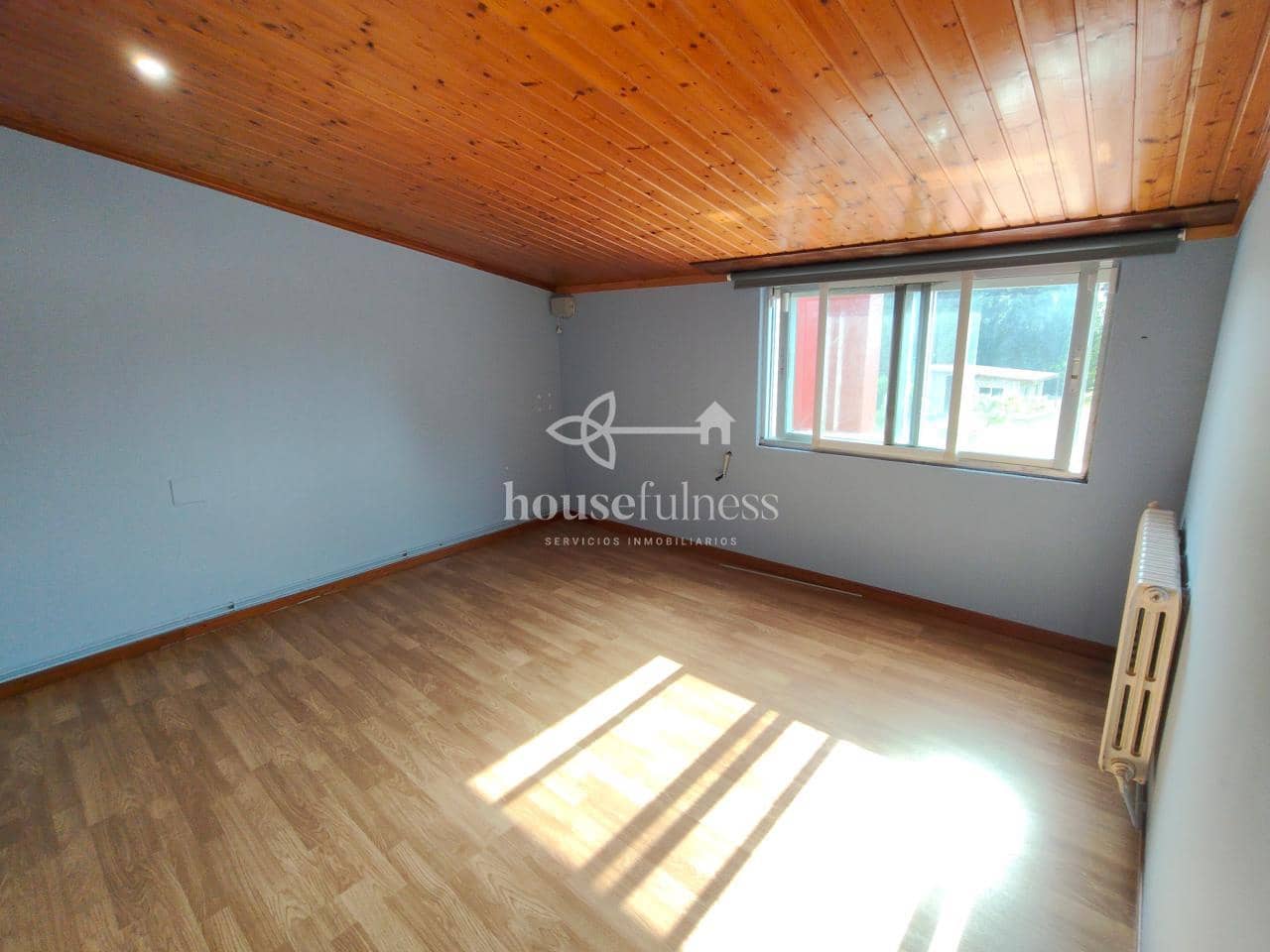 5 bedroom Townhouse for sale in Neda with garage - € 315,000 (Ref: 9921733)