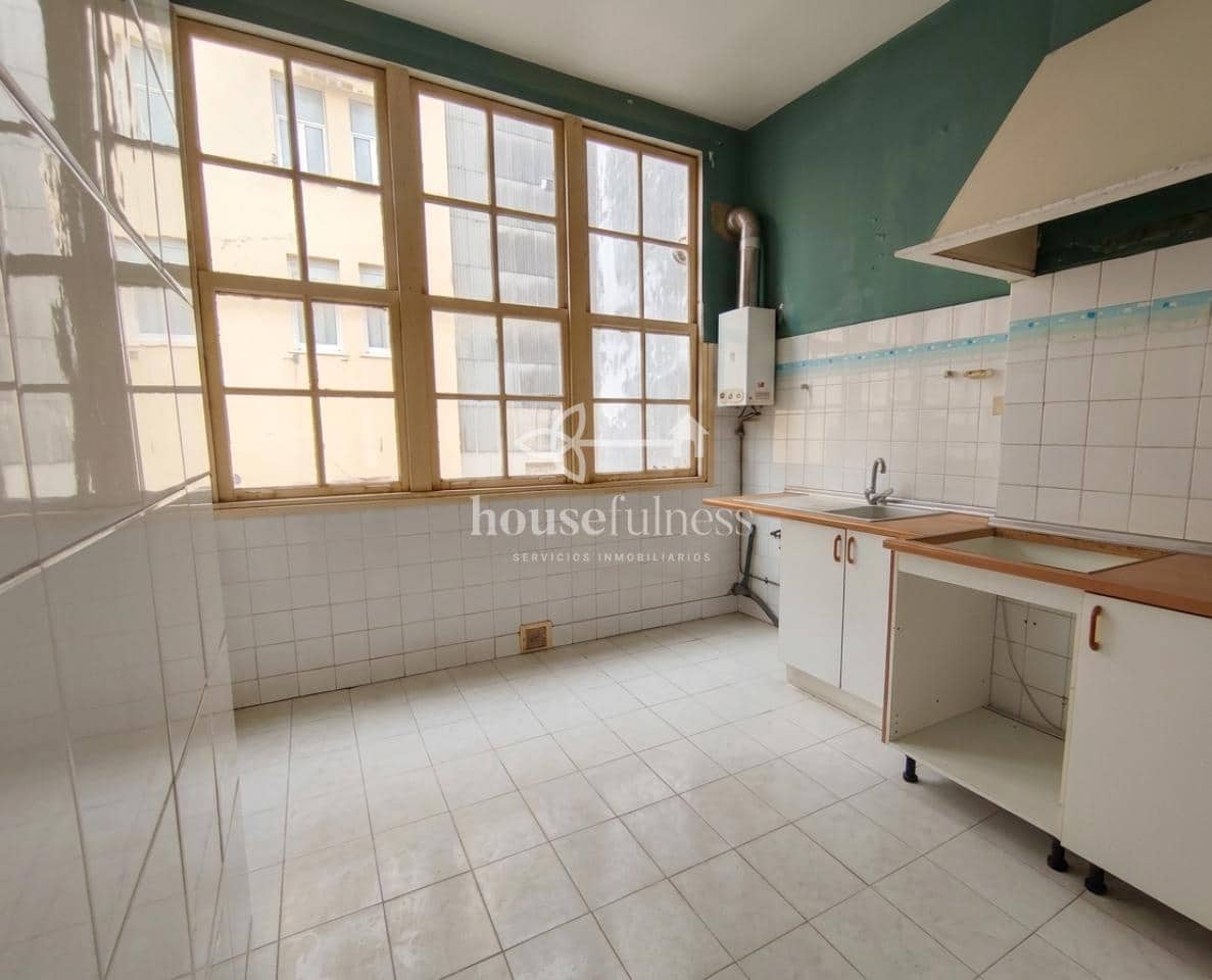 Townhouse for sale in Ferrol - € 325,000 (Ref: 9926852)