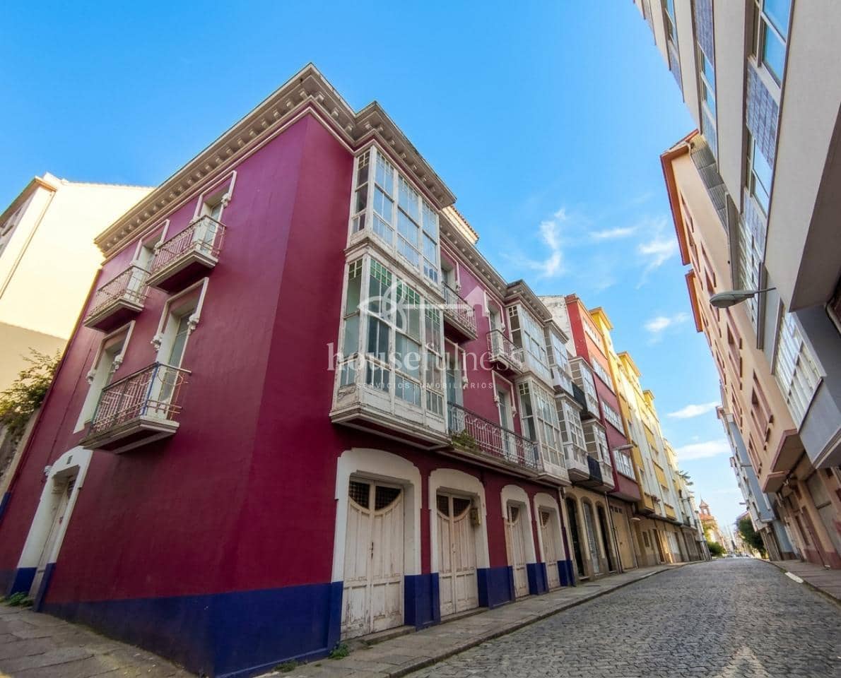 Townhouse for sale in Ferrol - € 325,000 (Ref: 9926852)