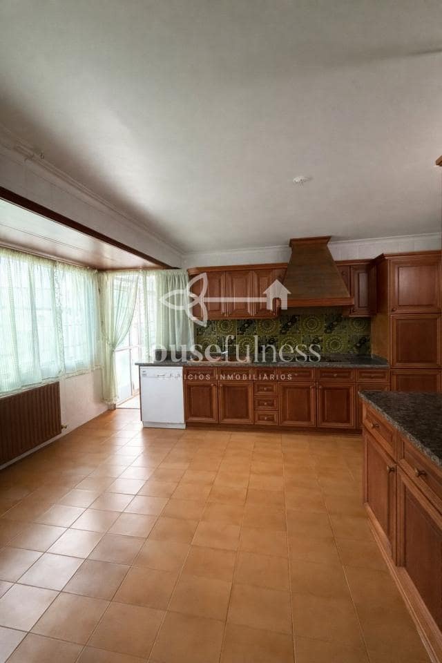 4 soveværelse Lejlighed til salg i Ferrol - € 295.000 (Ref: 9933149)
