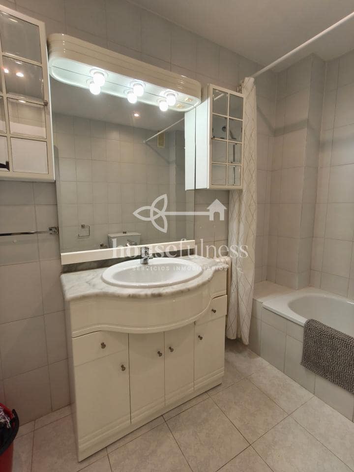 1 bedroom Flat for rent in Ferrol - € 700 (Ref: 9937526)