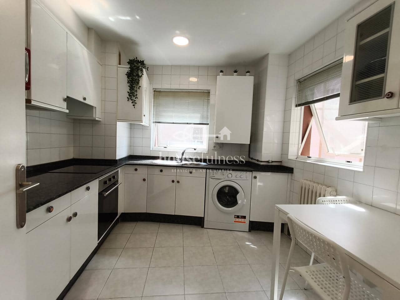 1 bedroom Flat for rent in Ferrol - € 700 (Ref: 9937526)